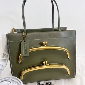 Coach Cashin Carry Tote/Crossbody 22 Double Kisslock  C9811